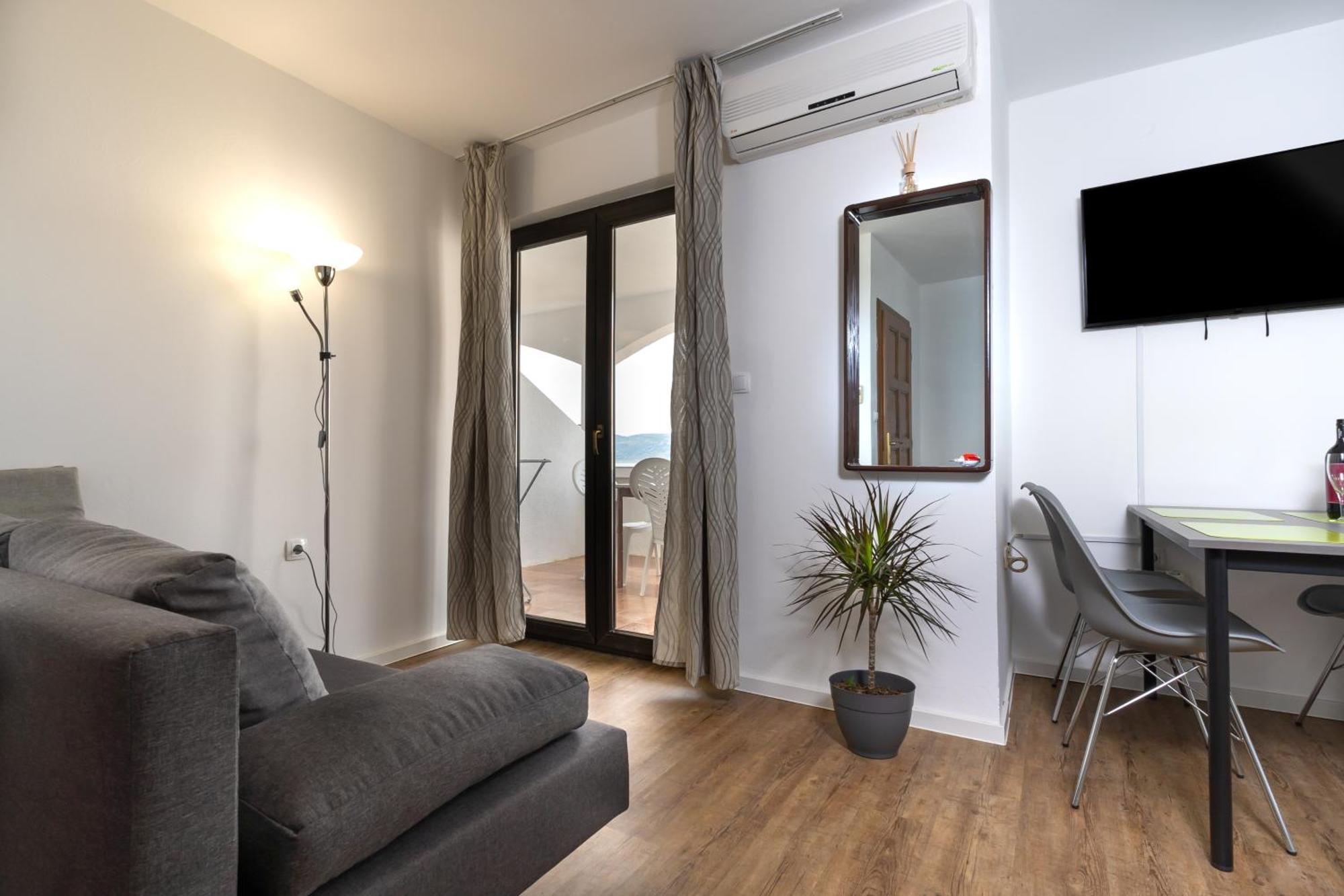 Apartments Dida Sime Starigrad Paklenica Exterior foto