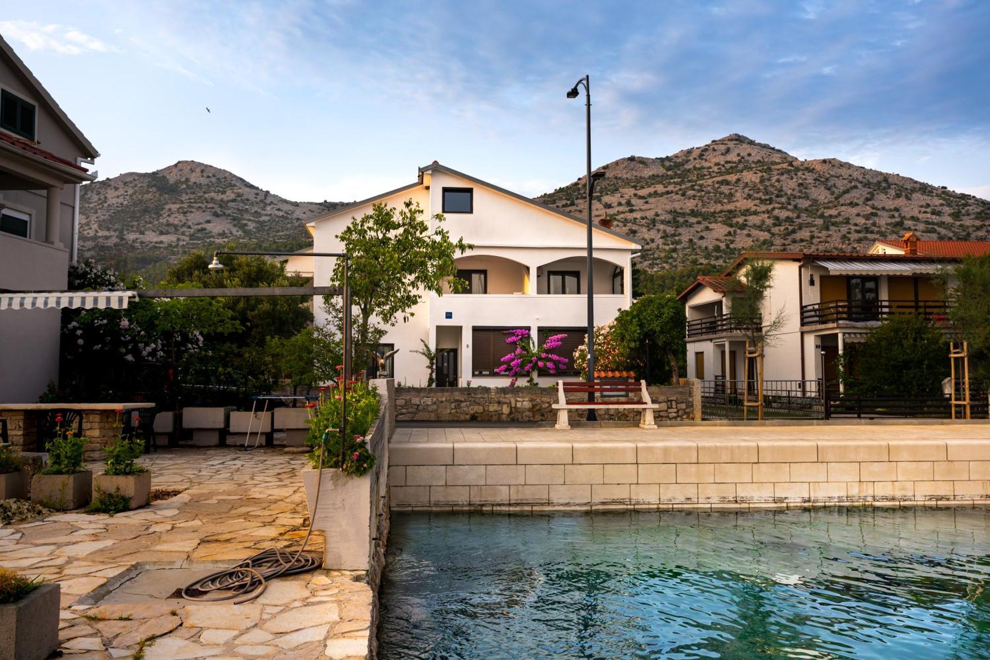 Apartments Dida Sime Starigrad Paklenica Exterior foto
